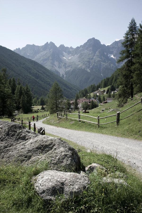 Alpengasthof Crusch Alba Ed Alvetern, S-Charl Scuol Exterior foto